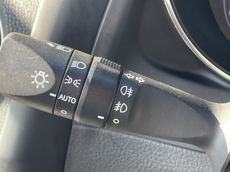 Photo 20 de l'offre de TOYOTA AURIS TOURING SPORTS 112 D-4D LOUNGE à 11890€ chez International Auto Auneau