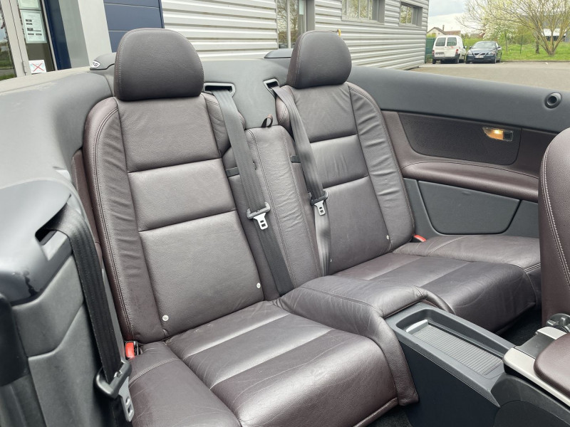 Photo 6 de l'offre de VOLVO C70 CC D5 180CH KINETIC à 11890€ chez International Auto Auneau