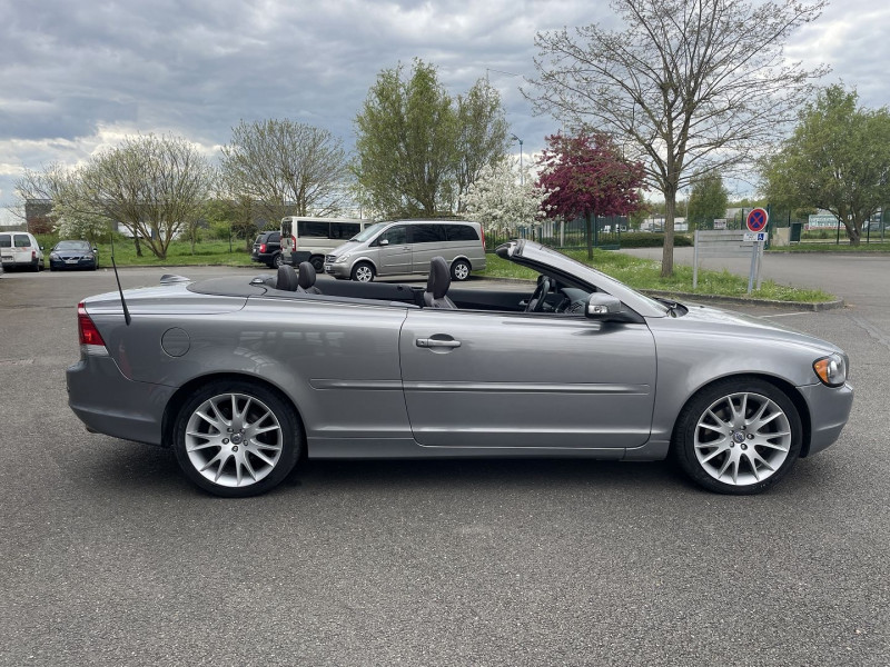 Photo 12 de l'offre de VOLVO C70 CC D5 180CH KINETIC à 11890€ chez International Auto Auneau