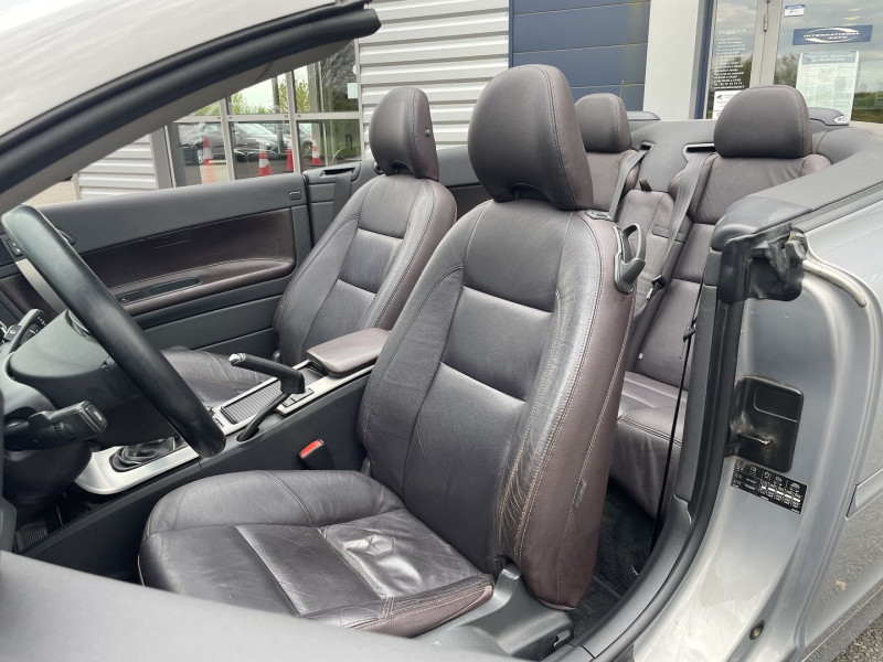 Photo 4 de l'offre de VOLVO C70 CC D5 180CH KINETIC à 11890€ chez International Auto Auneau