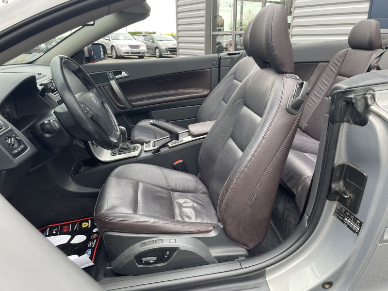 Photo 3 de l'offre de VOLVO C70 CC D5 180CH KINETIC à 11890€ chez International Auto Auneau