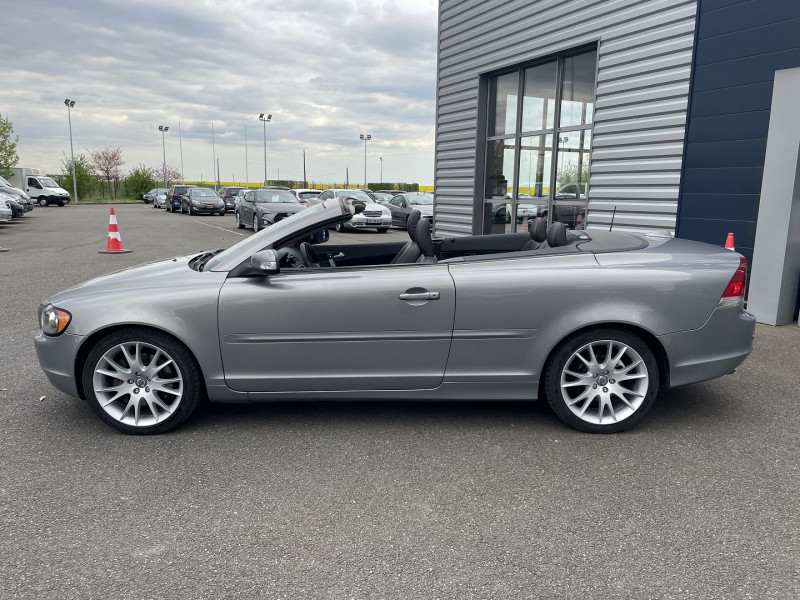 Photo 15 de l'offre de VOLVO C70 CC D5 180CH KINETIC à 11890€ chez International Auto Auneau
