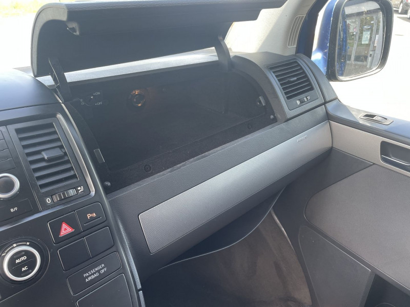 Photo 10 de l'offre de VOLKSWAGEN MULTIVAN 2.5 TDI 130CH CONFORT 4MOTION à 18990€ chez International Auto Auneau