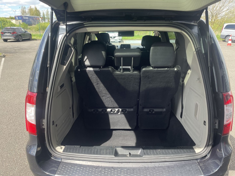 Photo 10 de l'offre de LANCIA VOYAGER 2.8 MULTIJET PLATINUM à 17590€ chez International Auto Auneau