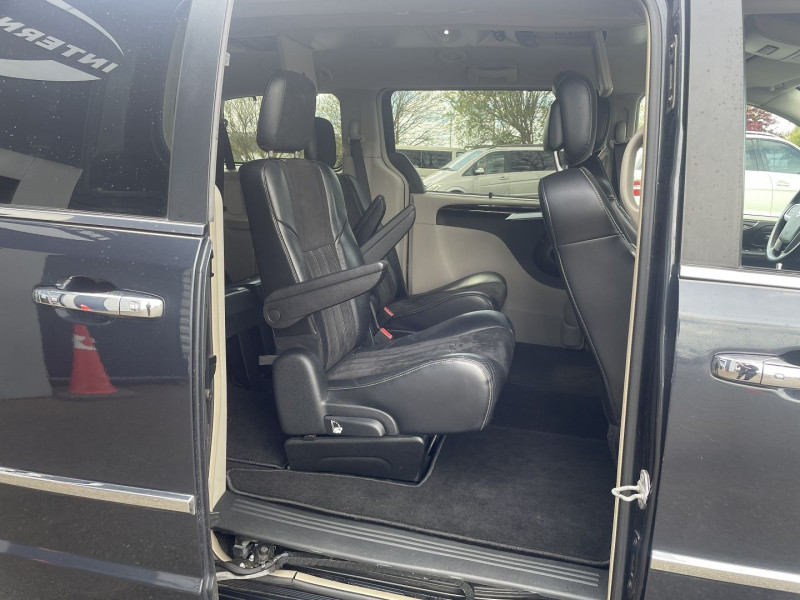 Photo 7 de l'offre de LANCIA VOYAGER 2.8 MULTIJET PLATINUM à 17590€ chez International Auto Auneau