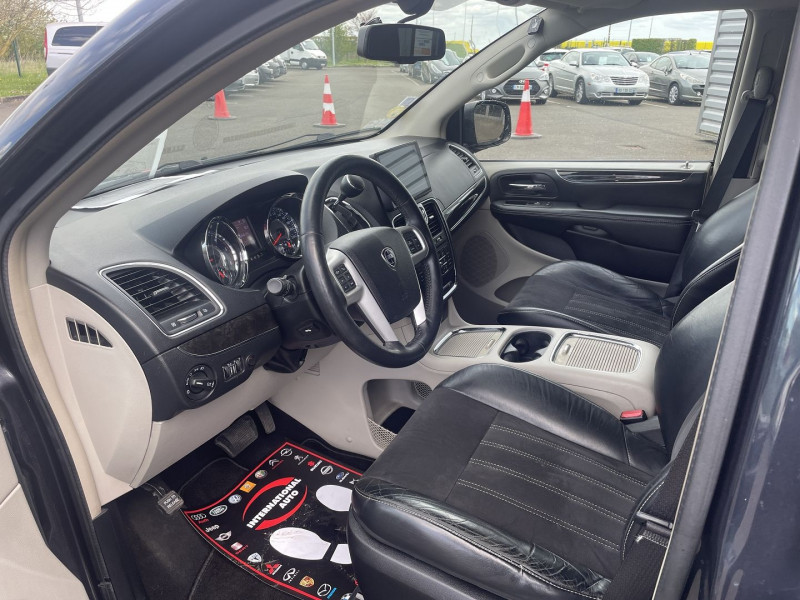 Photo 4 de l'offre de LANCIA VOYAGER 2.8 MULTIJET PLATINUM à 17590€ chez International Auto Auneau