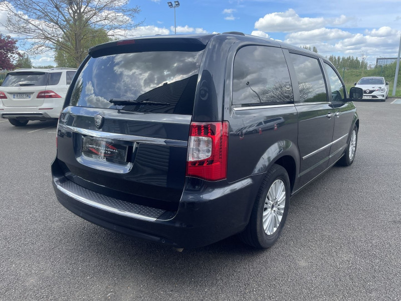 Photo 2 de l'offre de LANCIA VOYAGER 2.8 MULTIJET PLATINUM à 17590€ chez International Auto Auneau