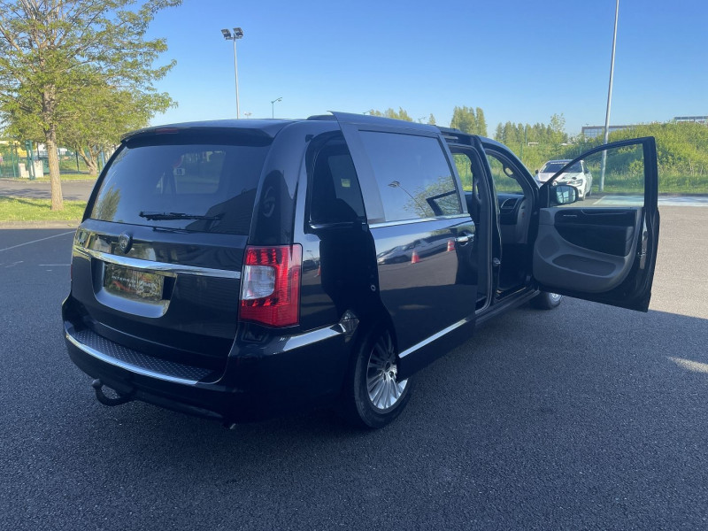 Photo 2 de l'offre de LANCIA VOYAGER 2.8 MULTIJET GOLD à 15990€ chez International Auto Auneau