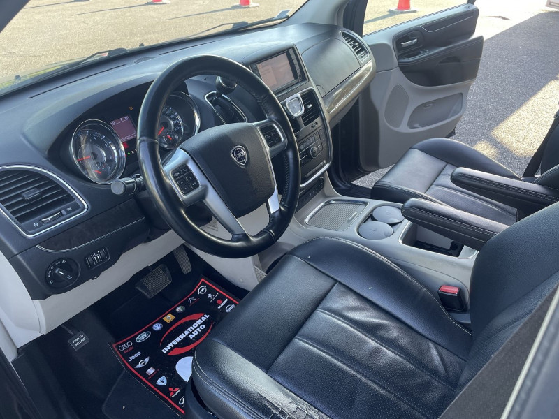 Photo 20 de l'offre de LANCIA VOYAGER 2.8 MULTIJET GOLD à 15990€ chez International Auto Auneau