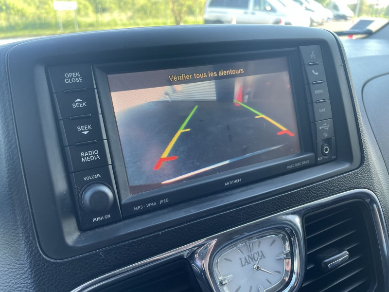 Photo 13 de l'offre de LANCIA VOYAGER 2.8 MULTIJET GOLD à 15990€ chez International Auto Auneau