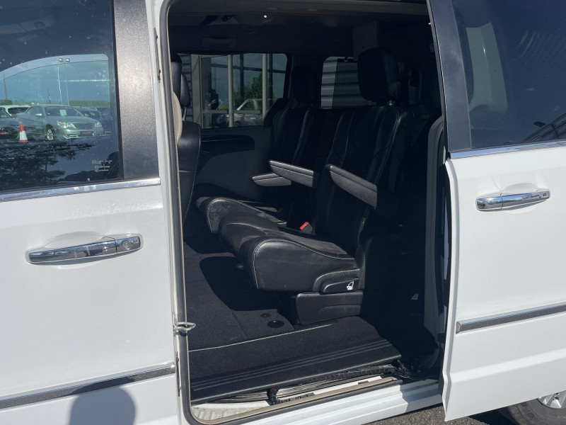 Photo 11 de l'offre de LANCIA VOYAGER 2.8 MULTIJET PLATINUM à 21990€ chez International Auto Auneau