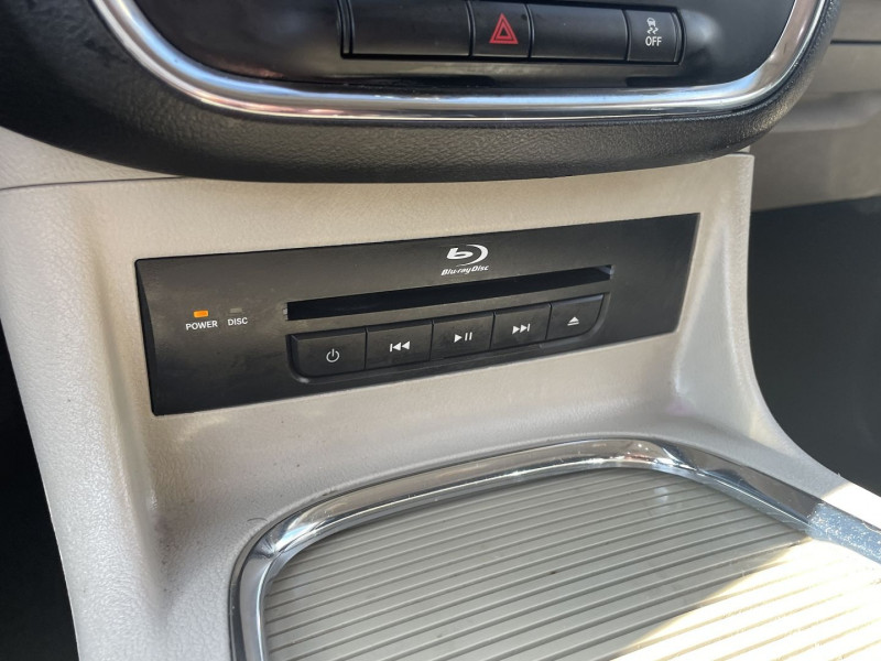 Photo 9 de l'offre de LANCIA VOYAGER 2.8 MULTIJET PLATINUM à 21990€ chez International Auto Auneau
