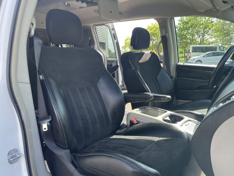 Photo 13 de l'offre de LANCIA VOYAGER 2.8 MULTIJET PLATINUM à 21990€ chez International Auto Auneau