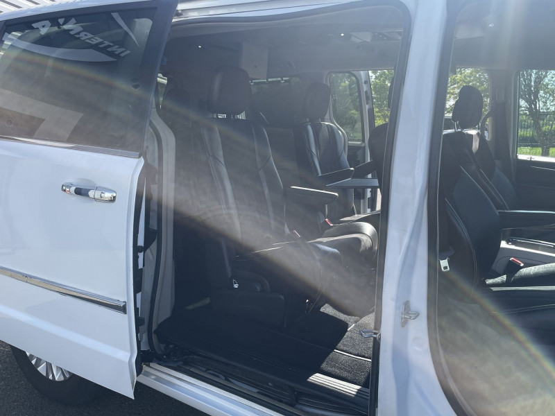 Photo 14 de l'offre de LANCIA VOYAGER 2.8 MULTIJET PLATINUM à 21990€ chez International Auto Auneau