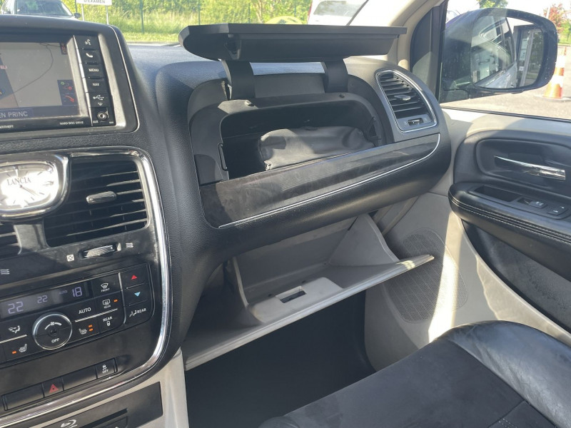 Photo 8 de l'offre de LANCIA VOYAGER 2.8 MULTIJET PLATINUM à 21990€ chez International Auto Auneau