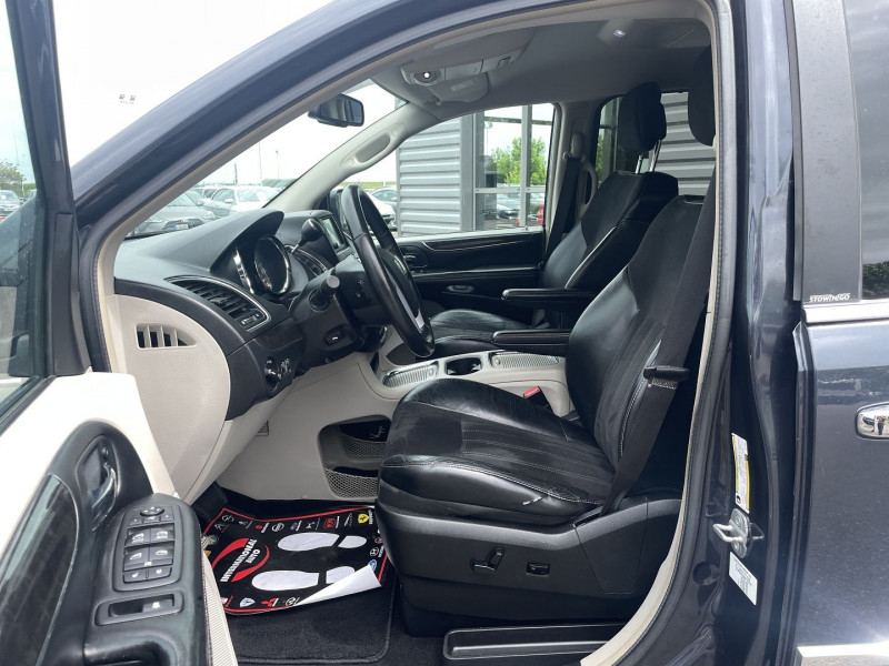 Photo 3 de l'offre de LANCIA VOYAGER 2.8 MULTIJET GOLD à 16990€ chez International Auto Auneau