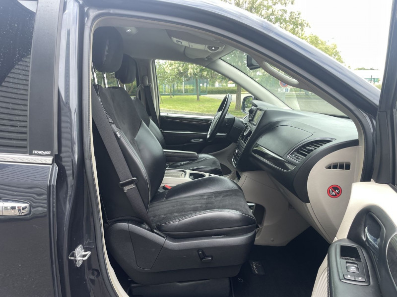 Photo 6 de l'offre de LANCIA VOYAGER 2.8 MULTIJET GOLD à 16990€ chez International Auto Auneau