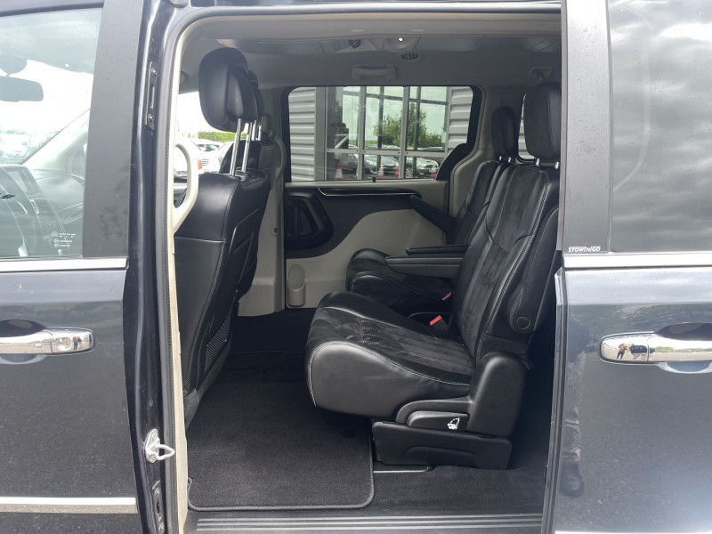 Photo 12 de l'offre de LANCIA VOYAGER 2.8 MULTIJET GOLD à 16990€ chez International Auto Auneau