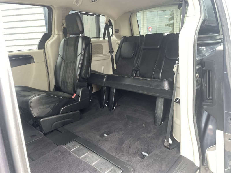 Photo 18 de l'offre de LANCIA VOYAGER 2.8 MULTIJET GOLD à 16990€ chez International Auto Auneau