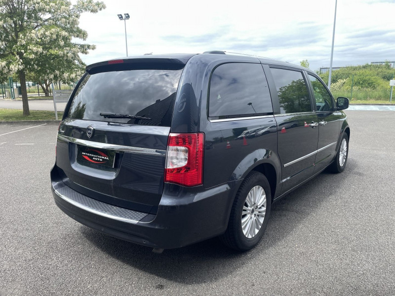 Photo 2 de l'offre de LANCIA VOYAGER 2.8 MULTIJET GOLD à 16990€ chez International Auto Auneau