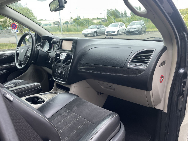 Photo 8 de l'offre de LANCIA VOYAGER 2.8 MULTIJET GOLD à 16990€ chez International Auto Auneau