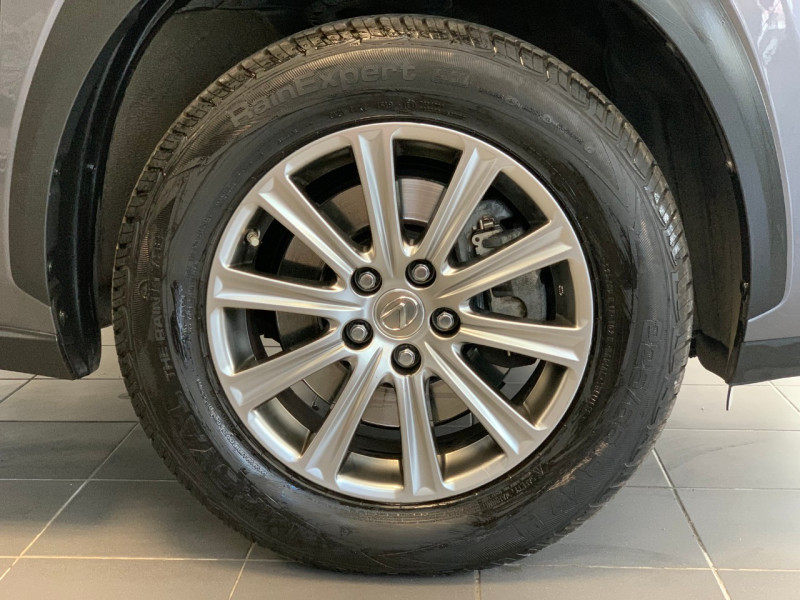 Photo 5 de l'offre de LEXUS NX 300H 2WD BUSINESS à 24980€ chez Greencar France