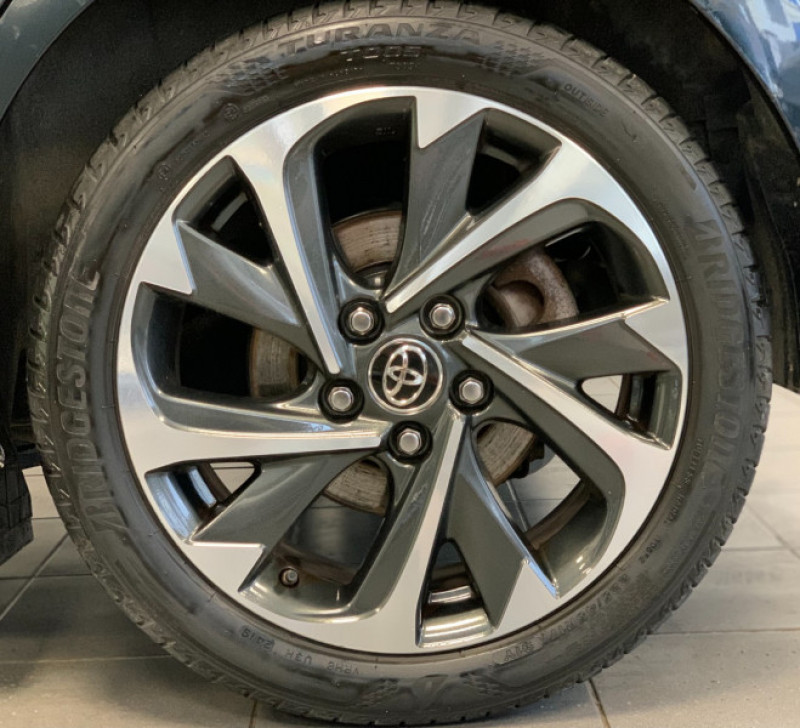 Photo 6 de l'offre de TOYOTA AURIS HSD 136H DESIGN BUSINESS RC18 à 16980€ chez Greencar France