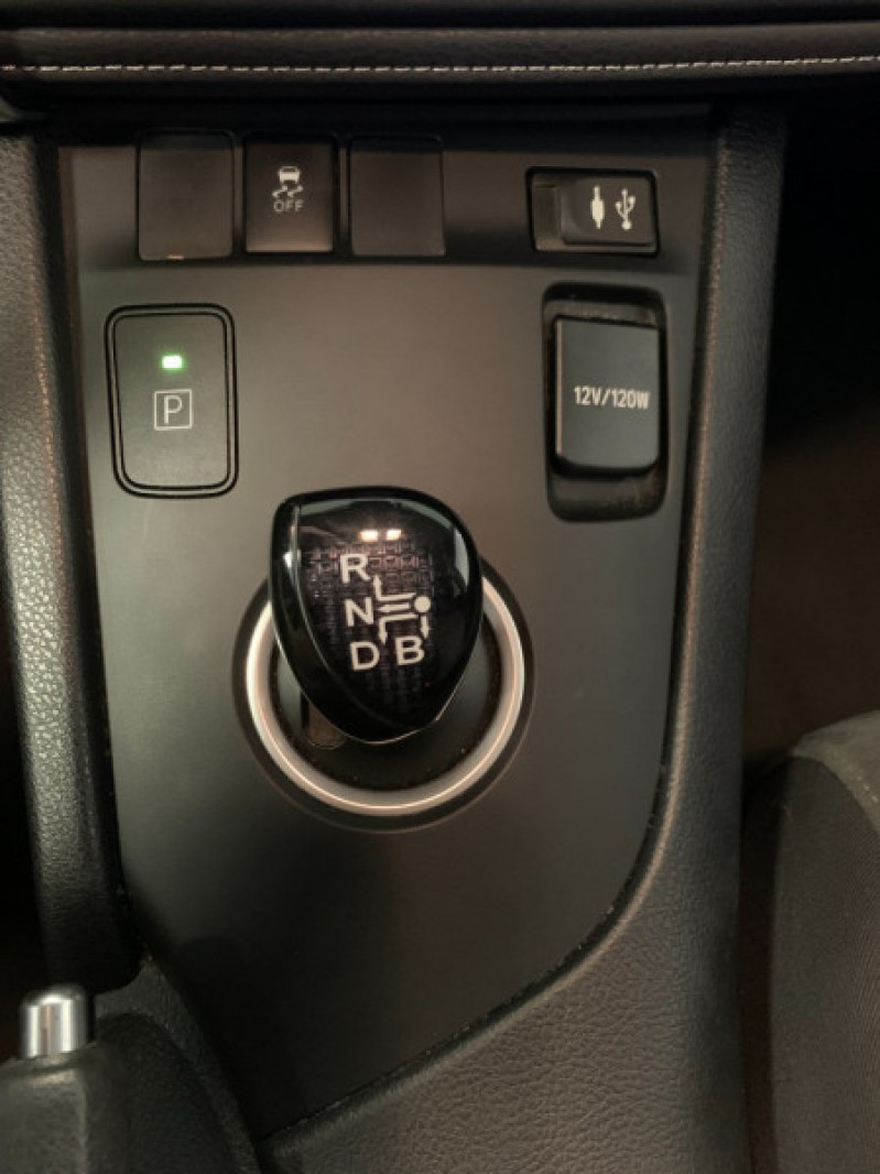 Photo 13 de l'offre de TOYOTA AURIS HSD 136H COLLECTION à 17980€ chez Greencar France