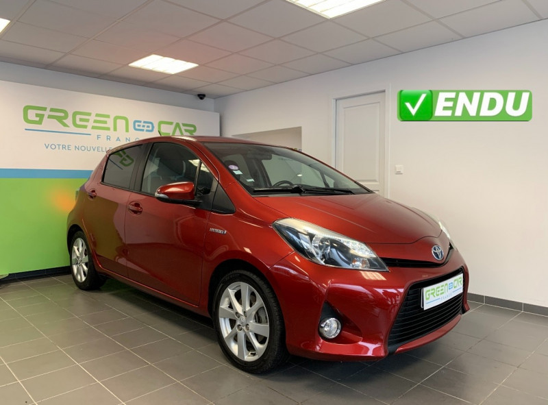 Toyota YARIS HSD 100H STYLE 5P Hybride ROUGE METALLISE Occasion à vendre