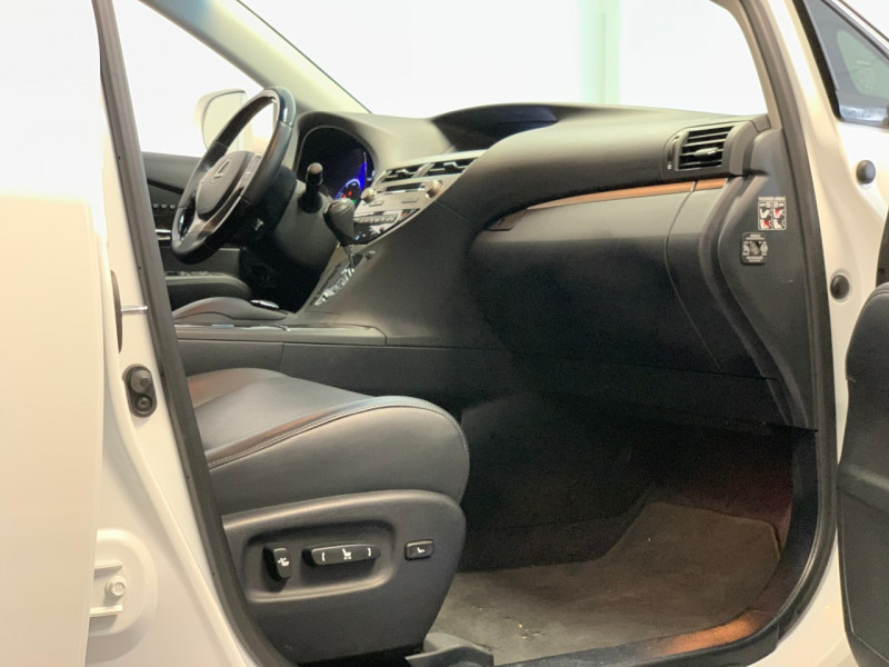 Photo 3 de l'offre de LEXUS RX 450H 4WD DESIGN à 29980€ chez Greencar France