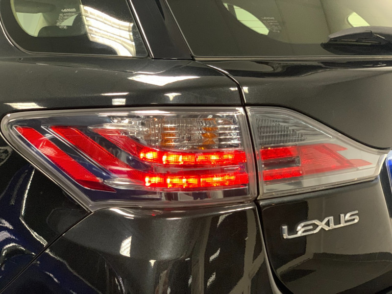 Photo 8 de l'offre de LEXUS CT 200H BUSINESS à 16980€ chez Greencar France