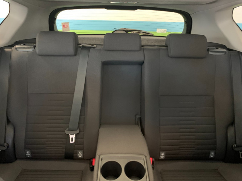 Photo 9 de l'offre de TOYOTA AURIS HSD 136H DESIGN à 17980€ chez Greencar France
