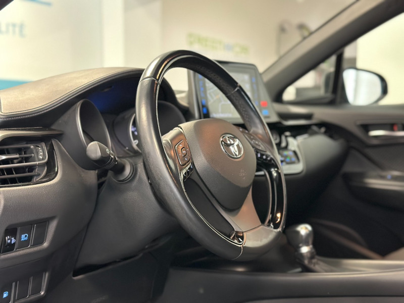 Photo 16 de l'offre de TOYOTA C-HR 122H DYNAMIC BUSINESS 2WD E-CVT à 21980€ chez Greencar France