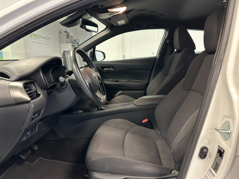 Photo 20 de l'offre de TOYOTA C-HR 122H DYNAMIC 2WD E-CVT à 21980€ chez Greencar France