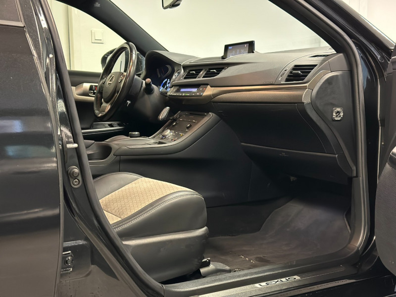 Photo 11 de l'offre de LEXUS CT 200H F SPORT à 20980€ chez Greencar France