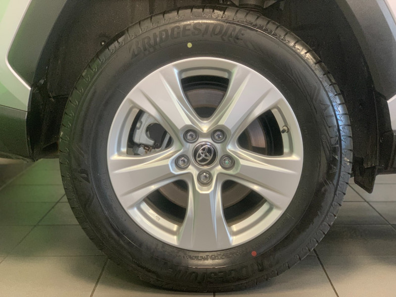 Photo 6 de l'offre de TOYOTA RAV4 HYBRIDE 222CH DYNAMIC AWD-I MY22 à 42980€ chez Greencar France