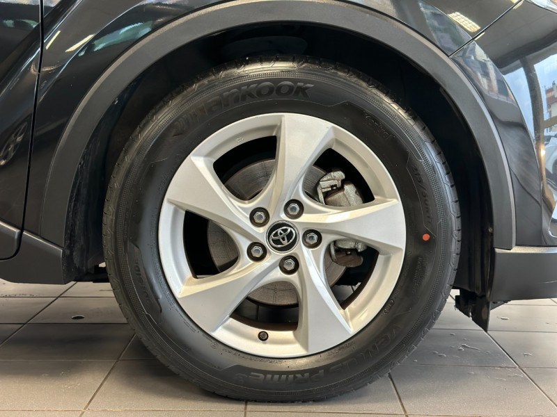 Photo 5 de l'offre de TOYOTA C-HR 122H DYNAMIC BUSINESS 2WD E-CVT à 21980€ chez Greencar France