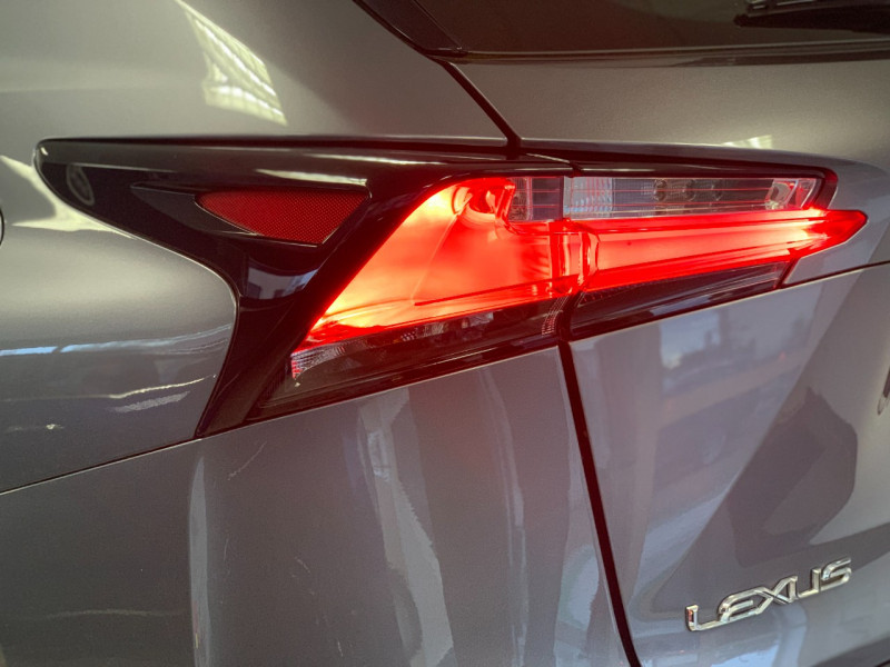 Photo 10 de l'offre de LEXUS NX 300H 2WD PACK BUSINESS à 27980€ chez Greencar France