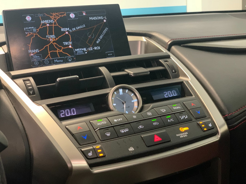 Photo 20 de l'offre de LEXUS NX 300H 4WD F SPORT à 25980€ chez Greencar France