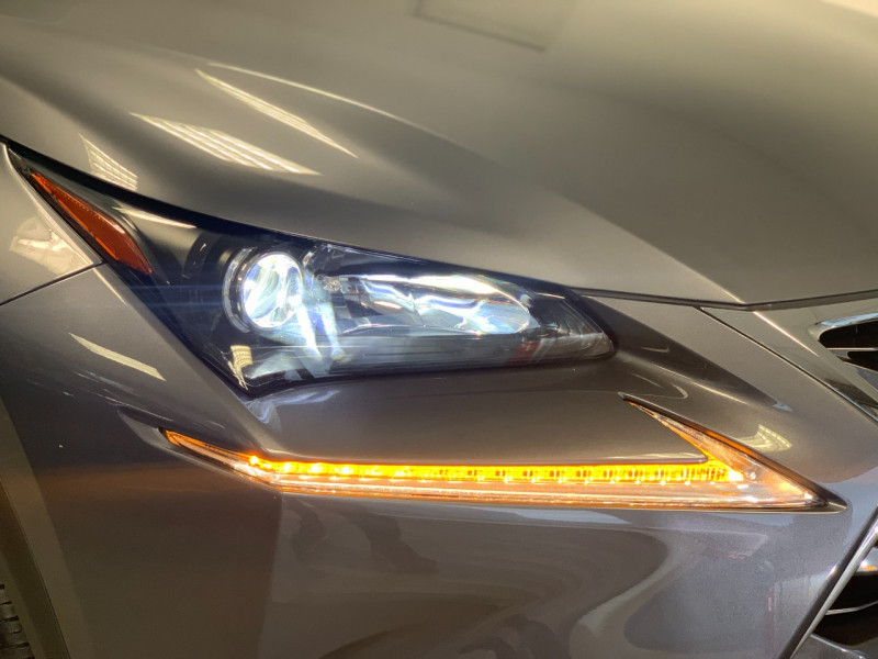 Photo 8 de l'offre de LEXUS NX 300H 2WD PACK BUSINESS à 27980€ chez Greencar France