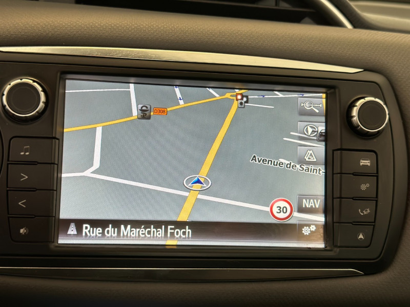 Photo 15 de l'offre de TOYOTA YARIS HSD 100H BUSINESS 5P à 12480€ chez Greencar France