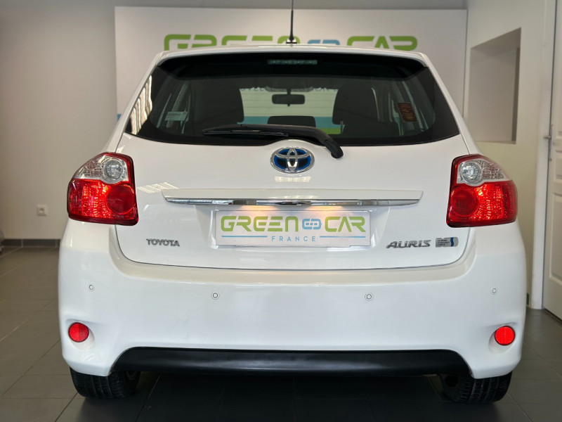 Photo 5 de l'offre de TOYOTA AURIS HSD 136H LOUNGE 5P à 11980€ chez Greencar France