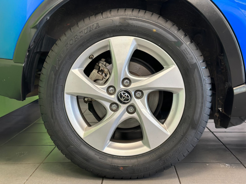 Photo 5 de l'offre de TOYOTA C-HR 122H DYNAMIC 2WD E-CVT à 20980€ chez Greencar France