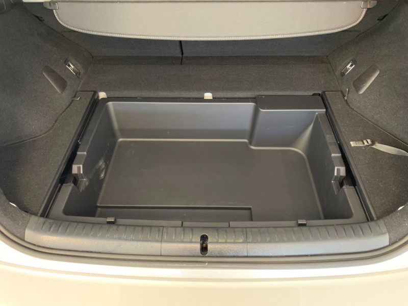 Photo 14 de l'offre de LEXUS CT 200H SPORT EDITION à 16980€ chez Greencar France