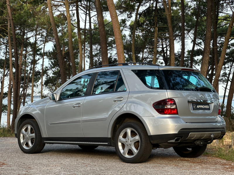 Photo 4 de l'offre de MERCEDES-BENZ CLASSE ML 280 CDI PACK SPORT à 14980€ chez PEREIRA Frédéric