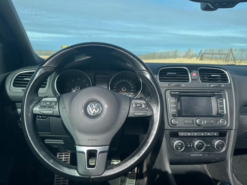 Photo 17 de l'offre de VOLKSWAGEN GOLF VI CABRIOLET 1.2 TSI 105CH BLUEMOTION TECHNOLOGY CARAT à 15980€ chez PEREIRA Frédéric