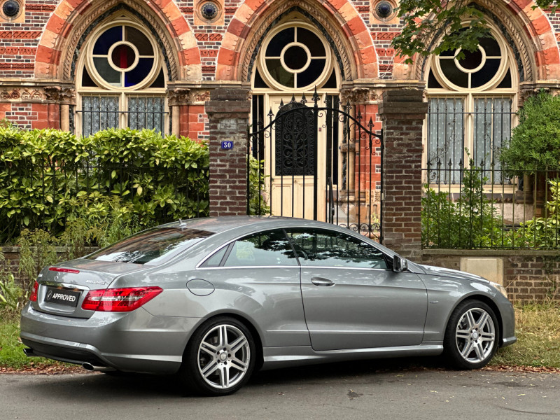 Photo 4 de l'offre de MERCEDES-BENZ CLASSE E COUPE 350 CDI EXECUTIVE BE BA à 19980€ chez PEREIRA Frédéric