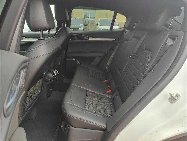 Photo 11 de l'offre de ALFA ROMEO Stelvio 2.2 Diesel 160ch Sprint AT8 à 49990€ chez Garage Auto de l'Ouest - Brest
