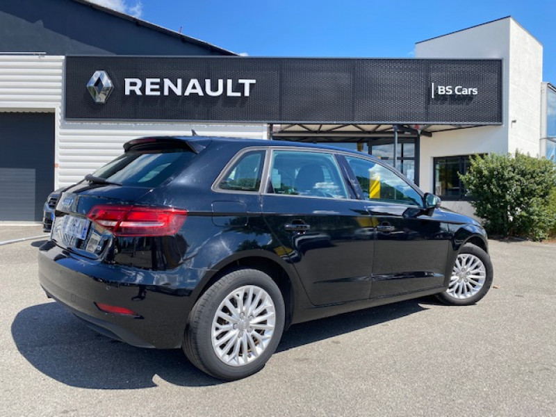 Photo 2 de l'offre de AUDI A3 Sportback 1.6 TDI 105ch FAP Business line à 12490€ chez AA automobiles