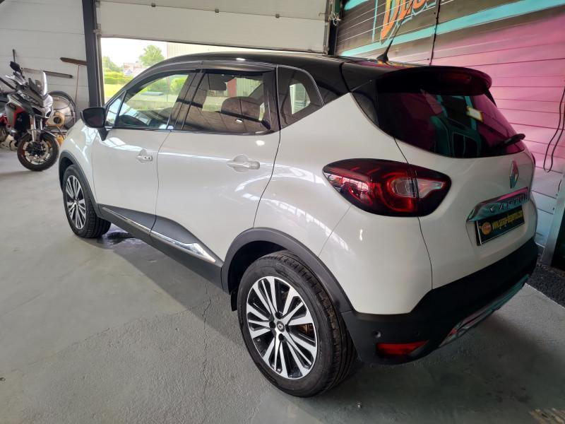 Photo 8 de l'offre de RENAULT Captur 1.2 TCe 120ch energy Initiale Paris à 14490€ chez GARAGE DESPERROIS